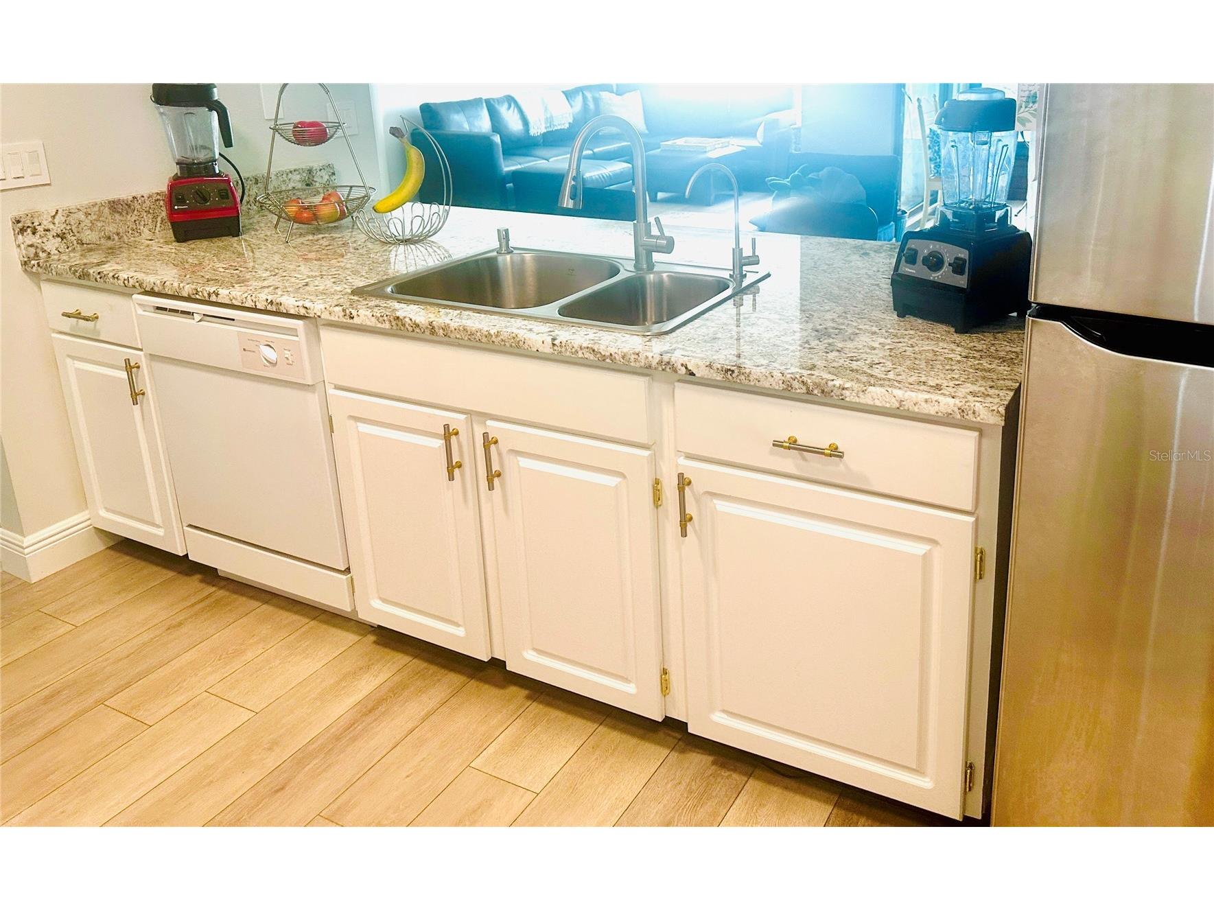 5061 Barrington Circle #1302 Sarasota FL 34234 A4684564 image6