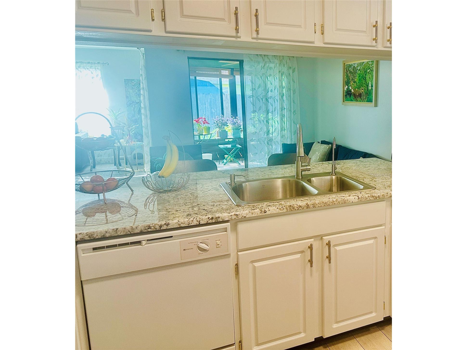 5061 Barrington Circle #1302 Sarasota FL 34234 A4684564 image8