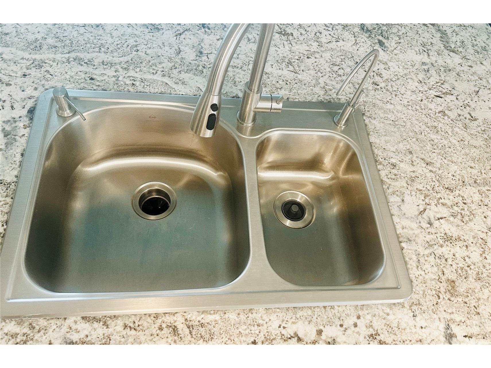 5061 Barrington Circle #1302 Sarasota FL 34234 A4684564 image9