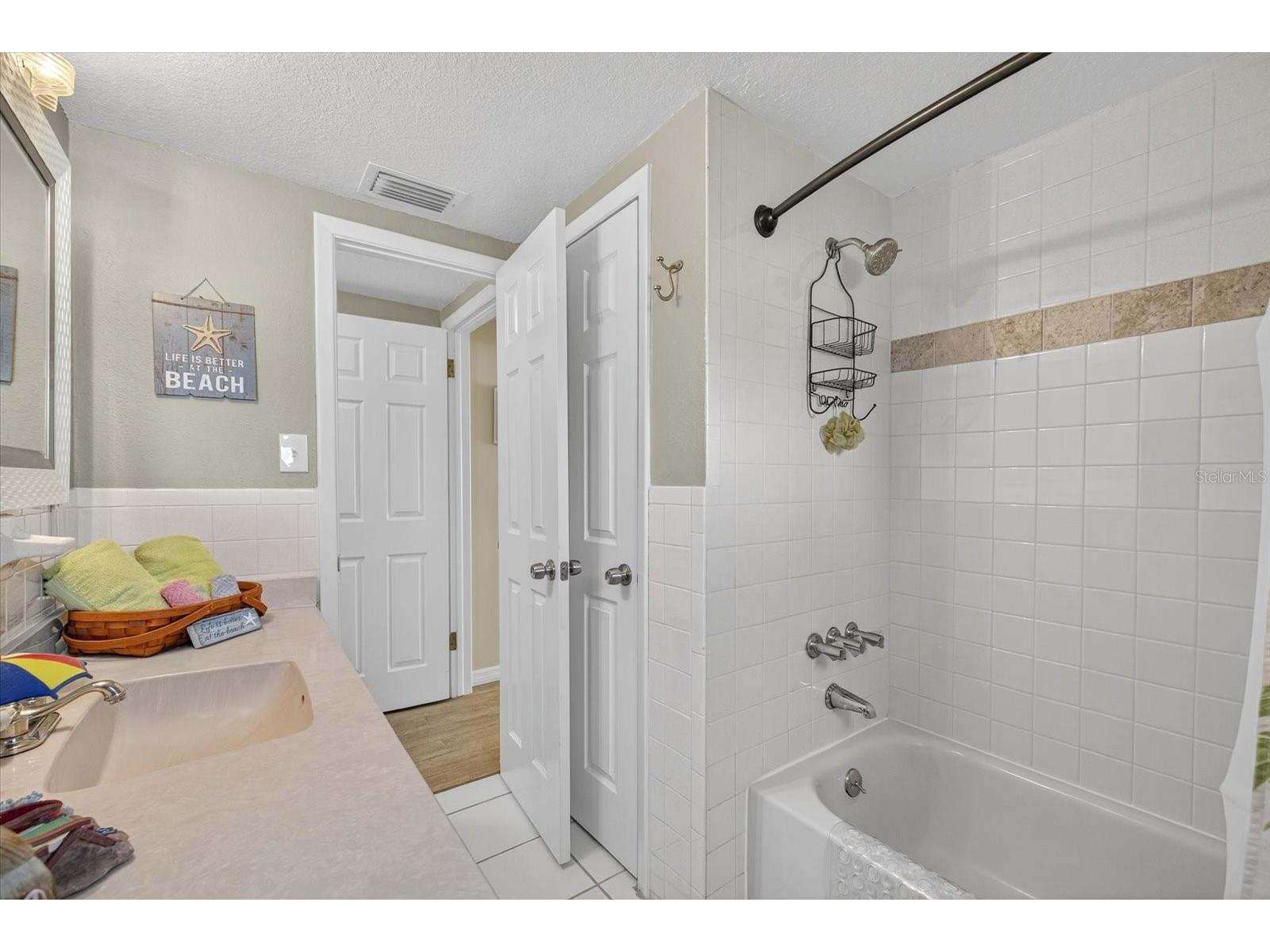 5061 Ensign Loop New Port Richey FL 34652 W7879400 image7