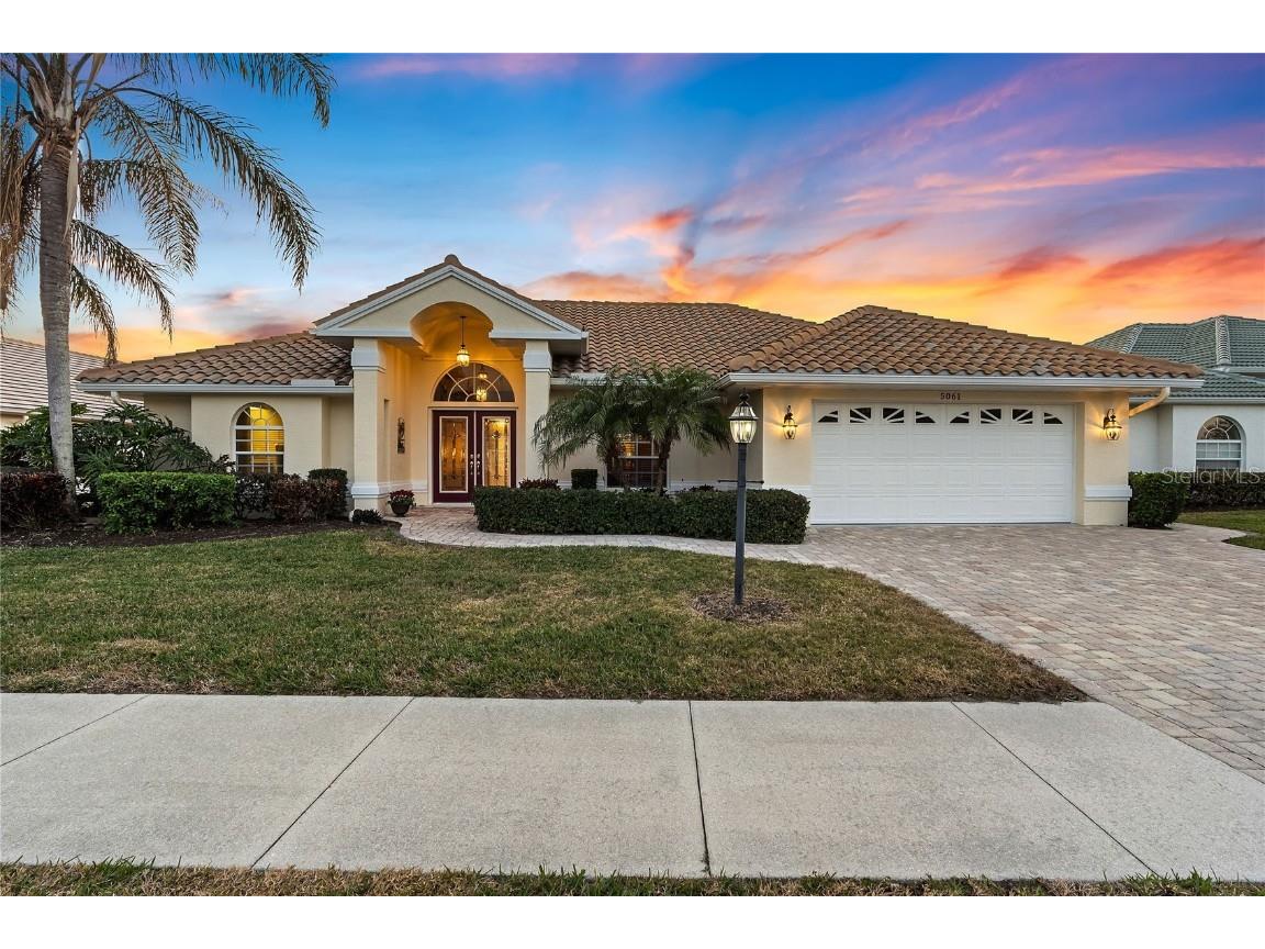 5061 Seagrass Drive Venice FL 34293 A4637808 image1