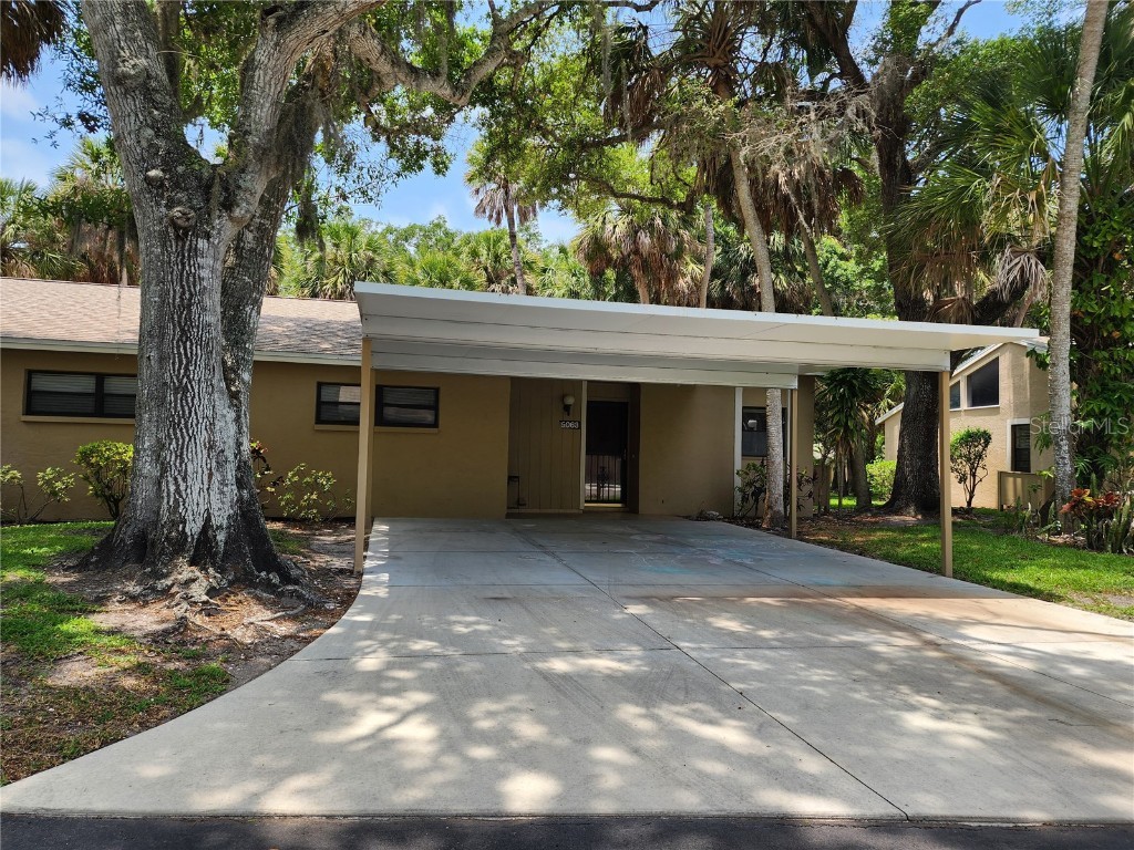 5063 Village Gardens Drive #9 Sarasota FL 34234 A4610973 image1