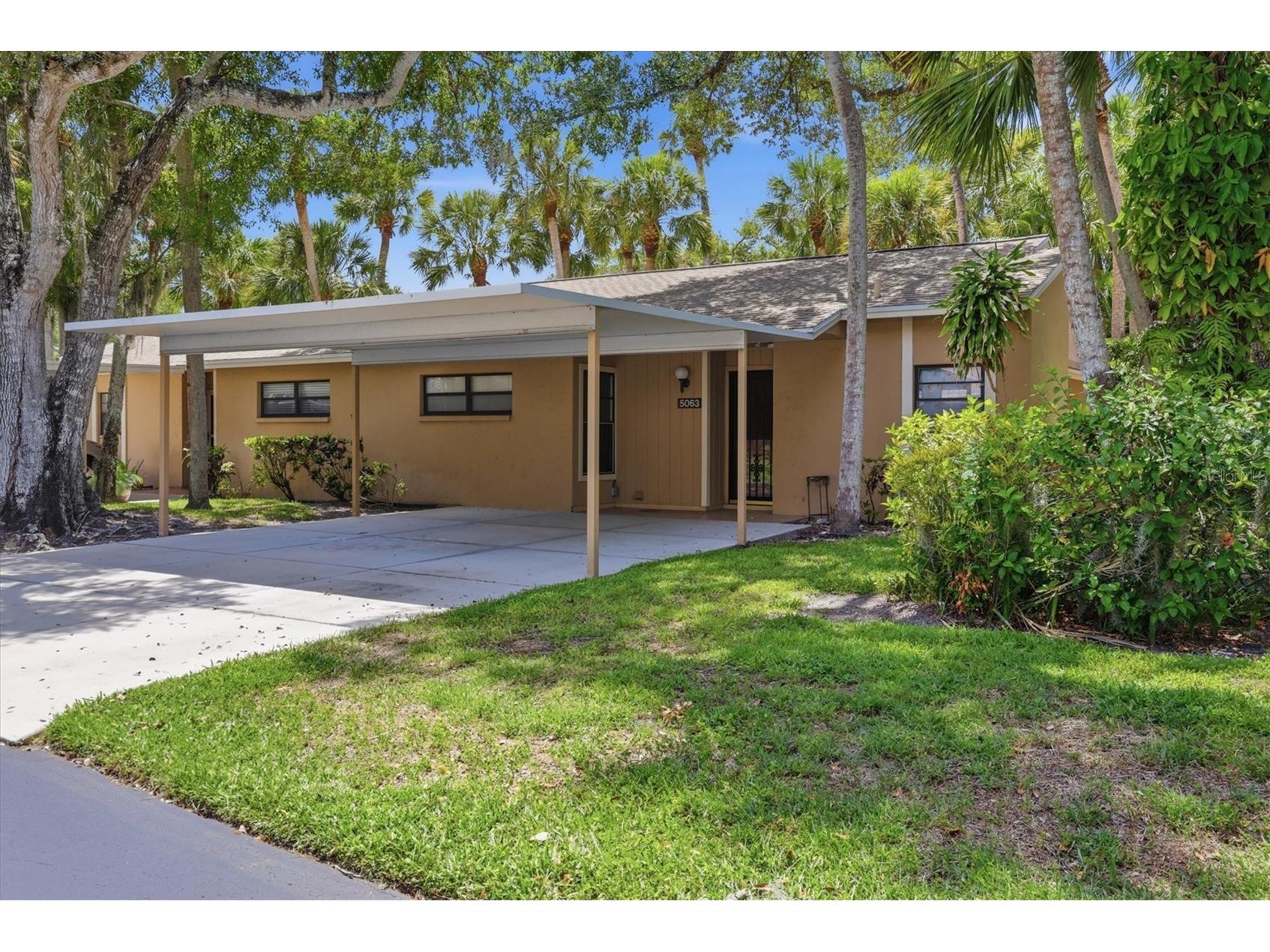 5063 Village Gardens Drive #9 Sarasota FL 34234 A4700557 image2