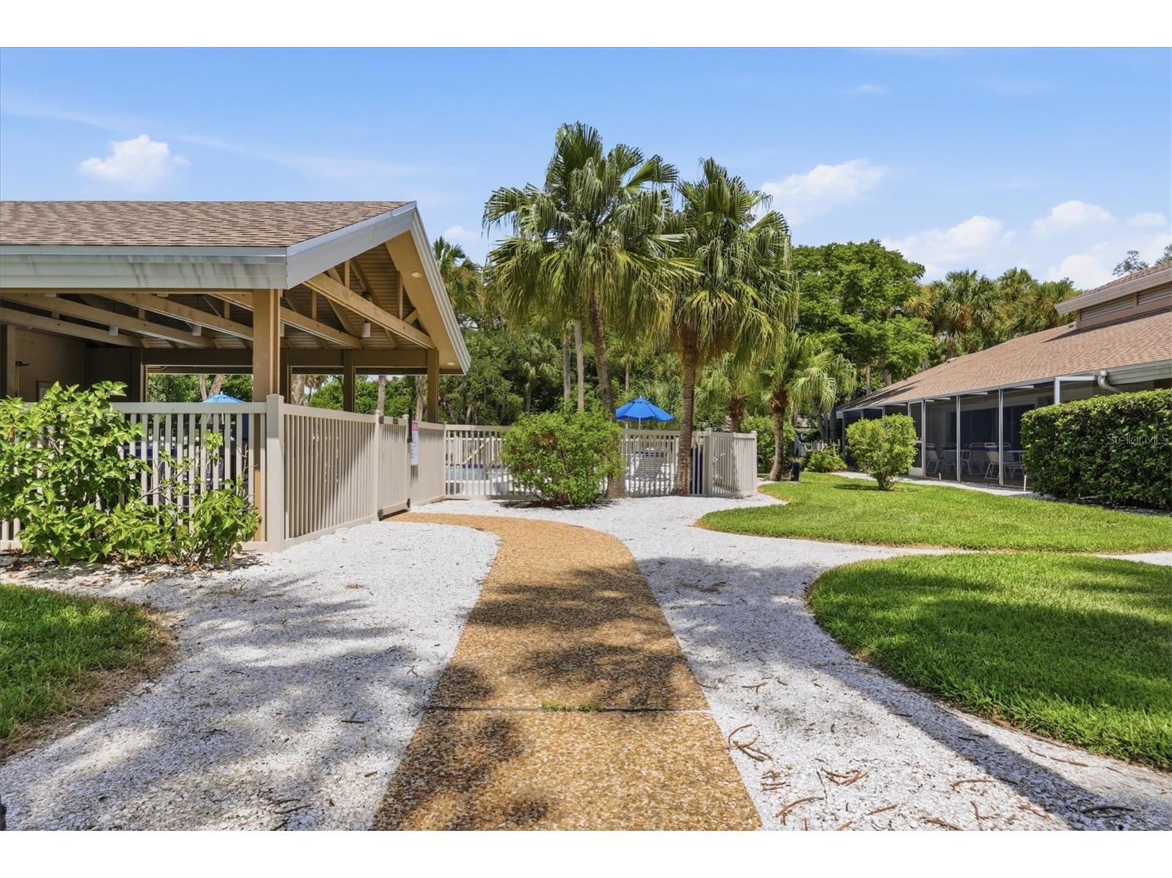 5063 Village Gardens Drive #9 Sarasota FL 34234 A4700557 image32