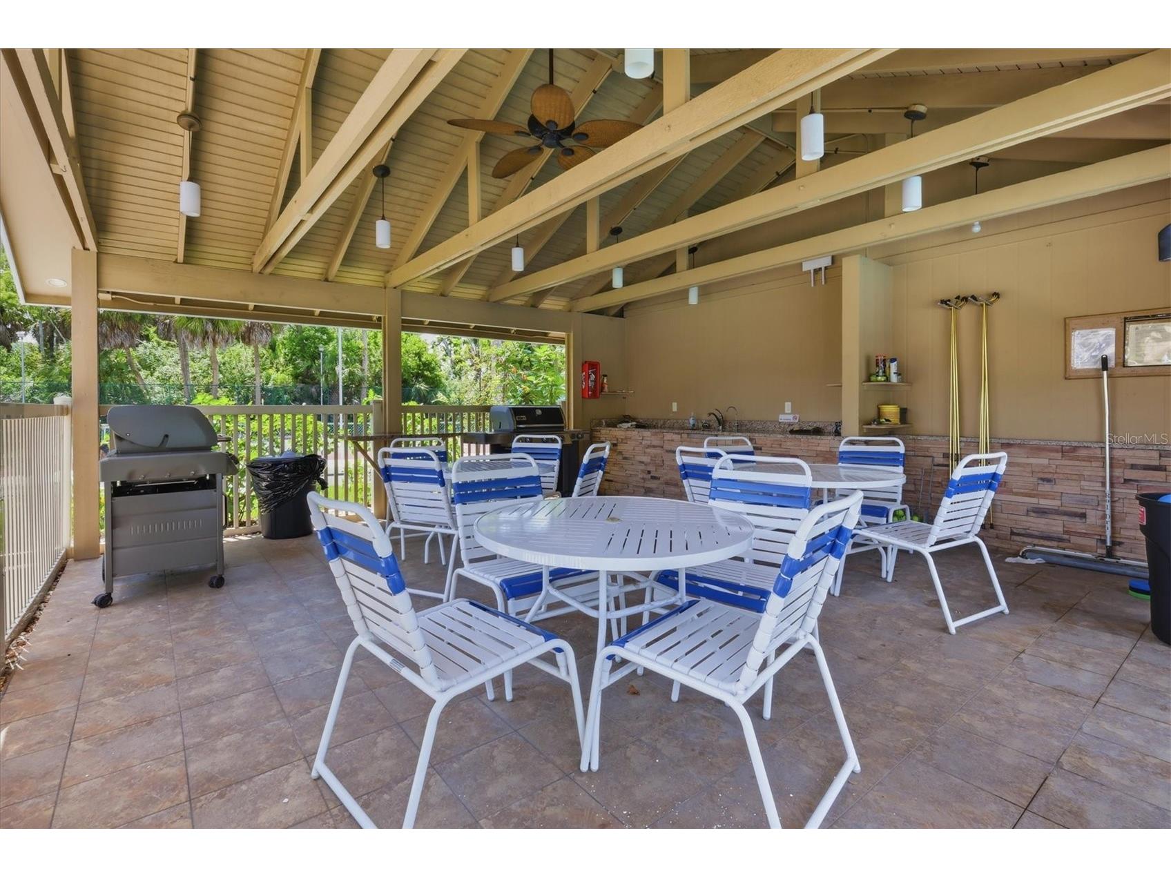 5063 Village Gardens Drive #9 Sarasota FL 34234 A4700557 image33
