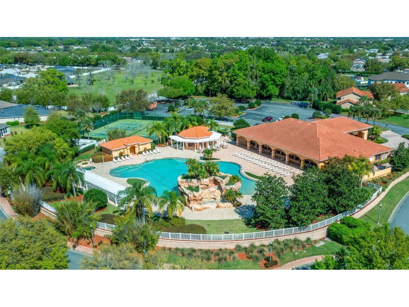 5064 Neptune Circle, Oxford, FL, 34484 MLS OM674667 Edina Realty