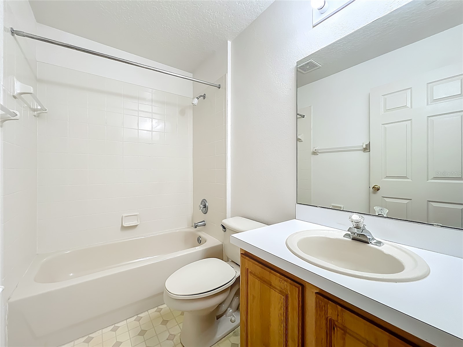 5065 Foxcroft Court Orlando FL 32808 V4947909 image15