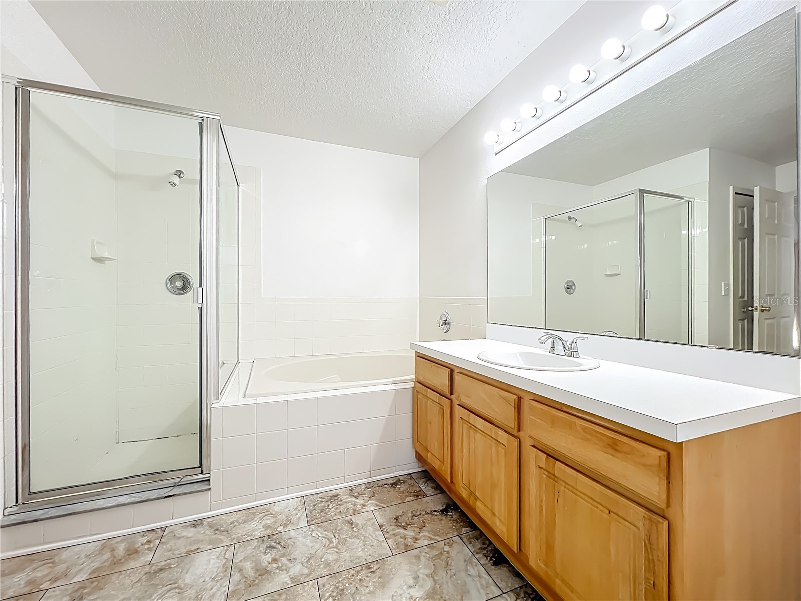 5065 Foxcroft Court Orlando FL 32808 V4947909 image9