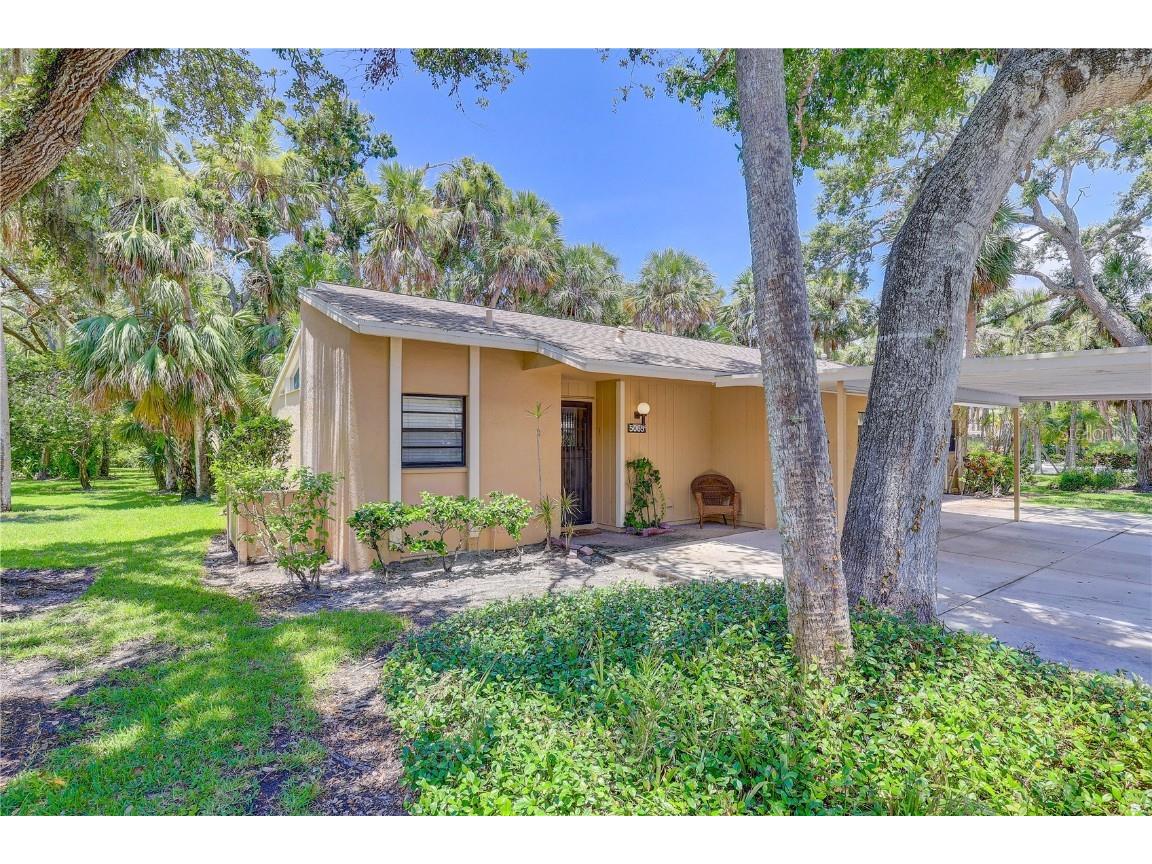 5065 Village Gardens Drive #8 Sarasota FL 34234 N6139750 image1
