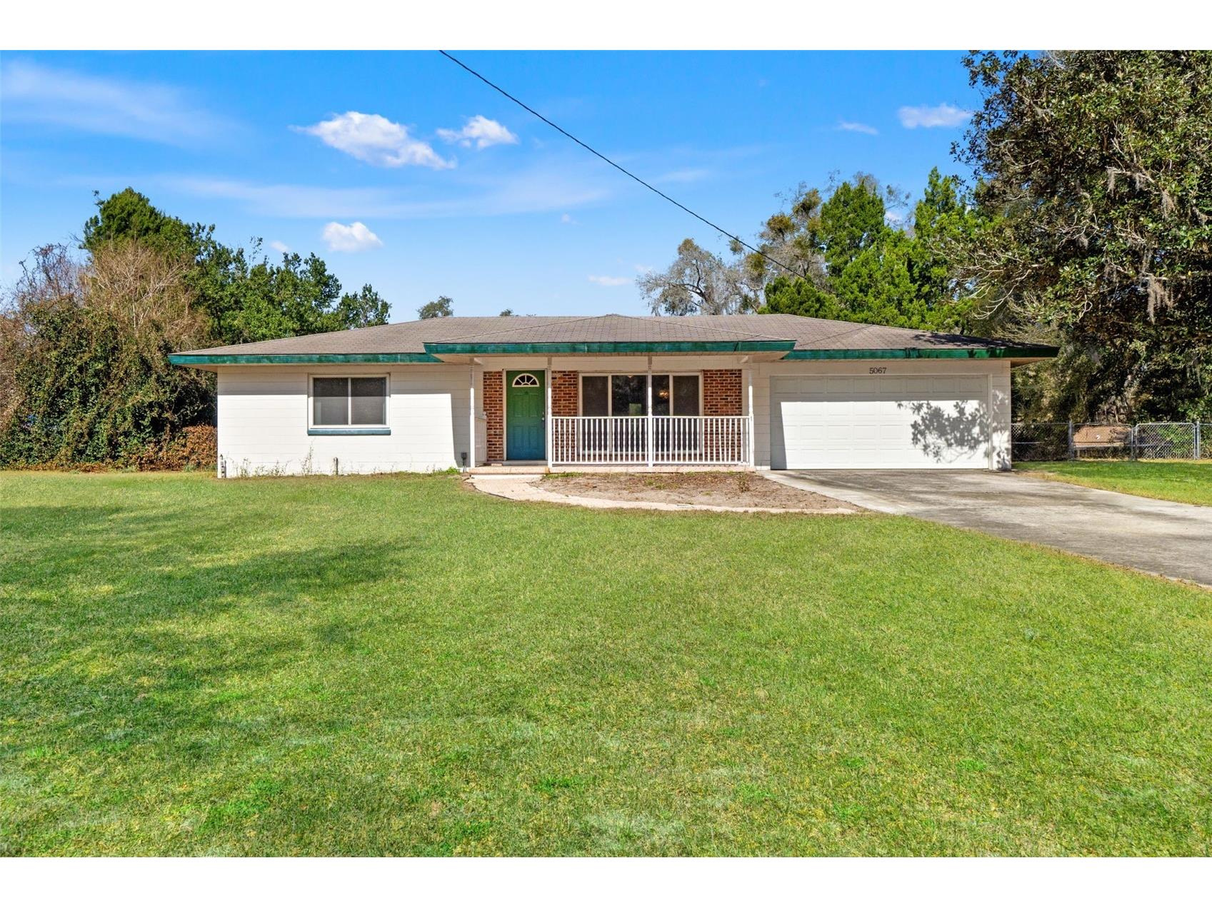 5067 Mockingbird Drive Dade City FL 33523 W7883438 image1