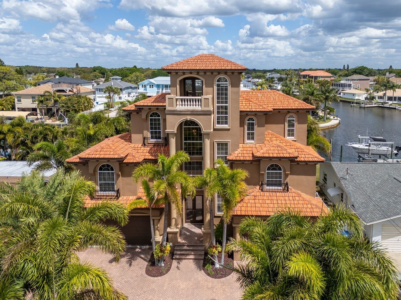 507 Driftwood Drive E Palm Harbor FL 34683 TB8494743 image1