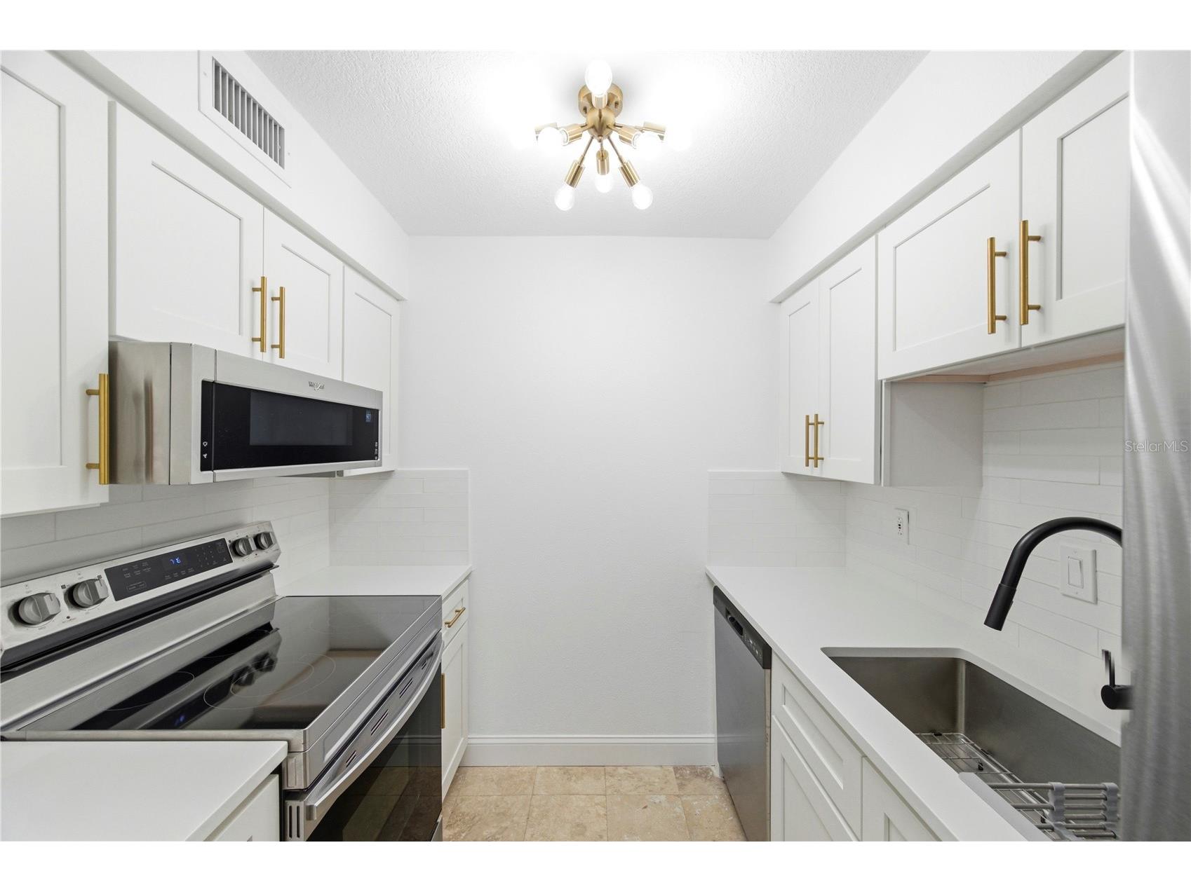 5070 Beach Drive SE #A Saint Petersburg FL 33705 TB8509985 image3