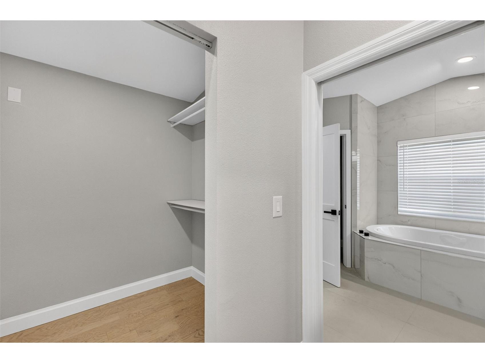 5073 Higel Avenue Sarasota FL 34242 A4693713 image34