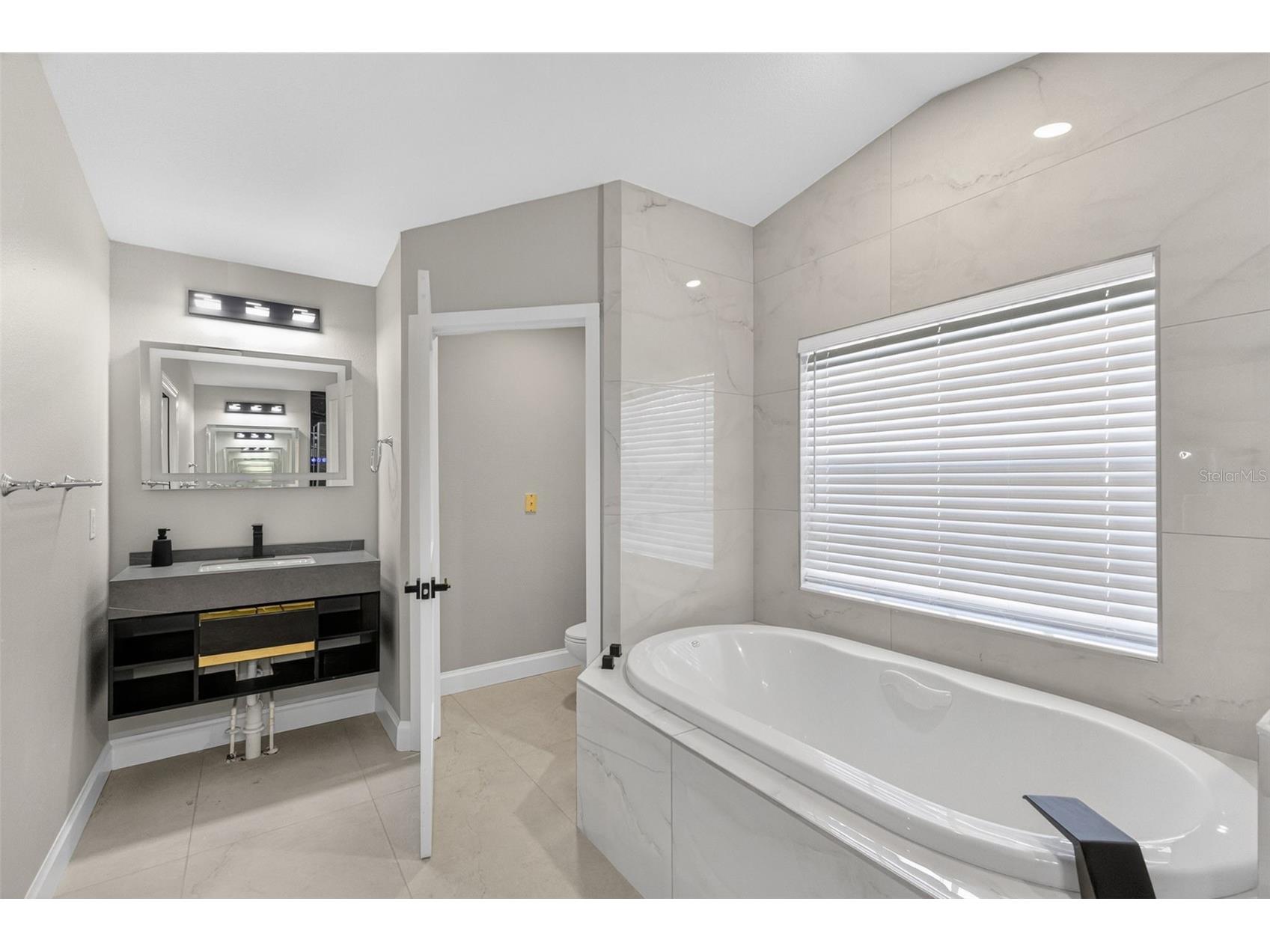 5073 Higel Avenue Sarasota FL 34242 A4693713 image35