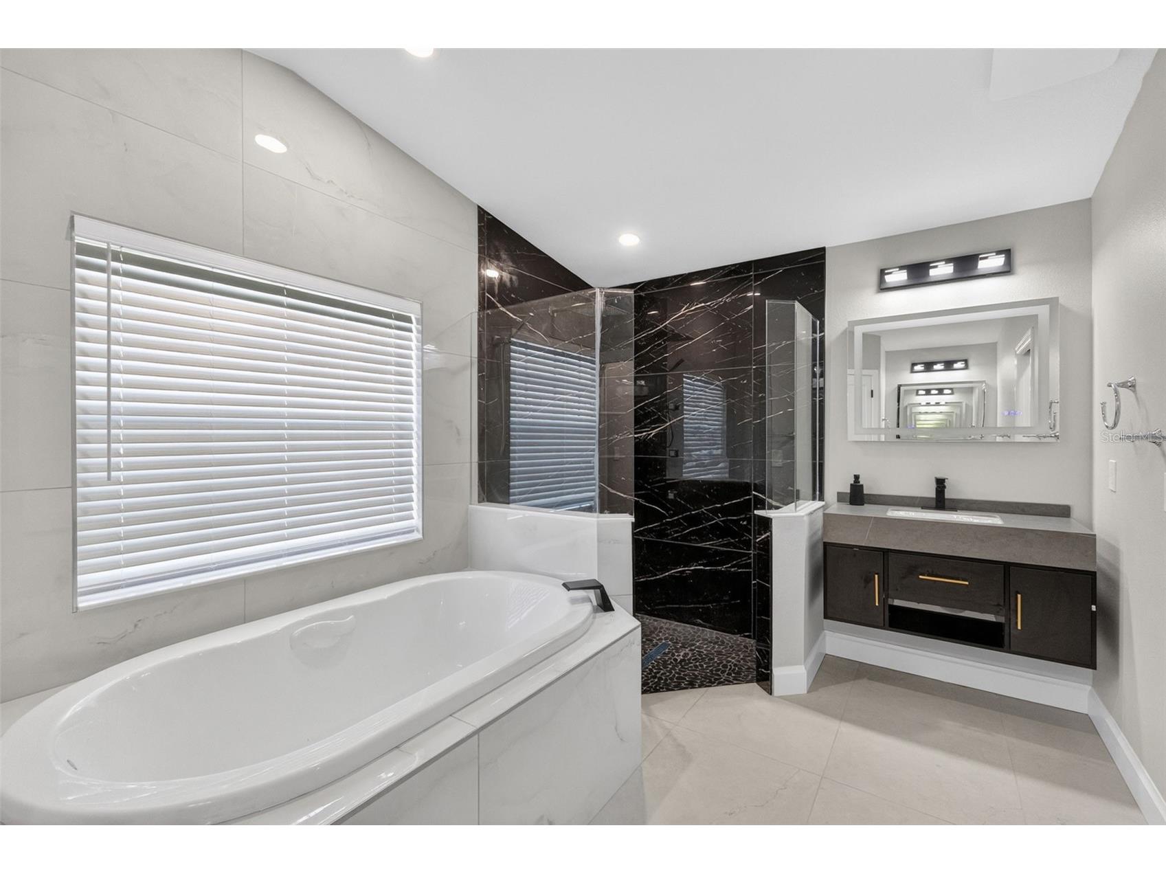 5073 Higel Avenue Sarasota FL 34242 A4693713 image36