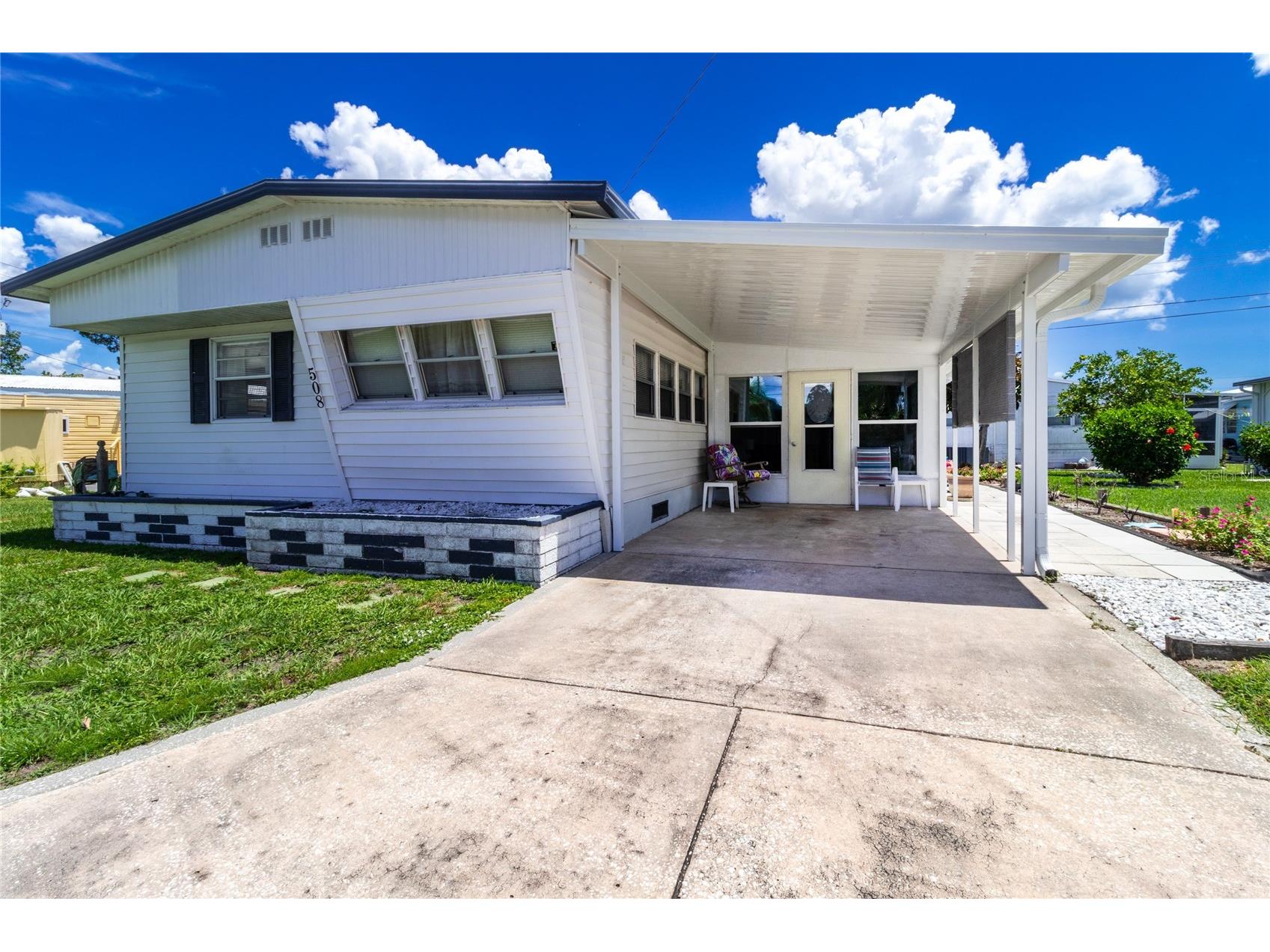 508 50th Avenue Plaza W Bradenton FL 34207 A4684354 image1