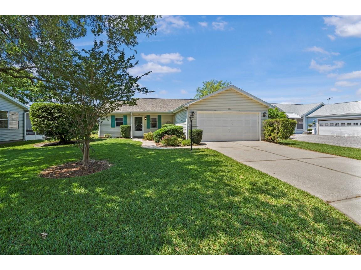 508 Del Mar Drive, Lady Lake, FL, 32159 MLS OM677055 Edina Realty