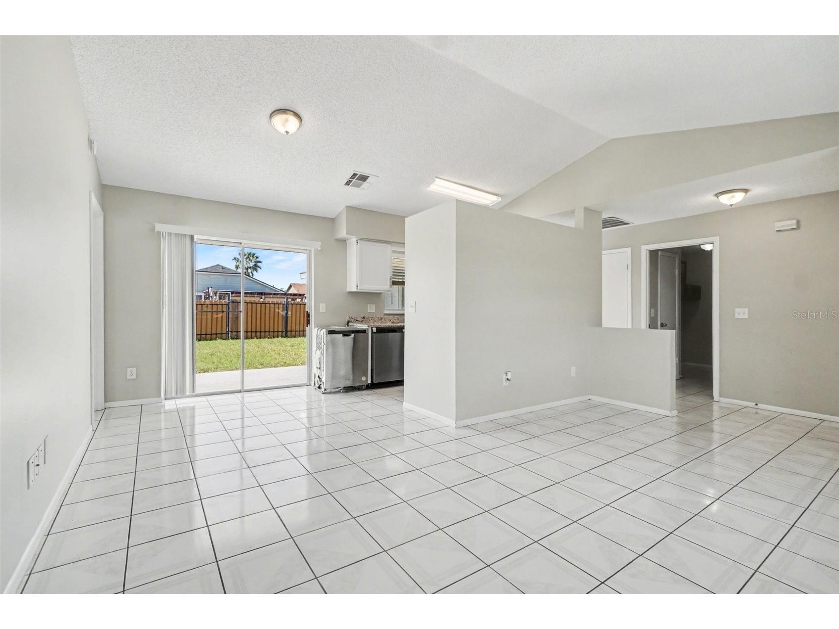 508 Floral Drive Kissimmee FL 34743 O6390067 image3