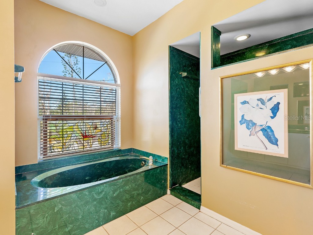 508 Siesta Drive Sarasota FL 34242 A4632039 image29