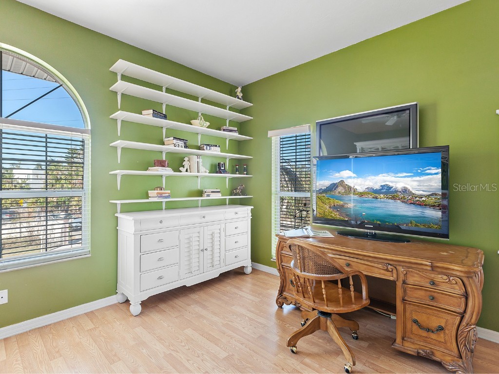 508 Siesta Drive Sarasota FL 34242 A4632039 image32