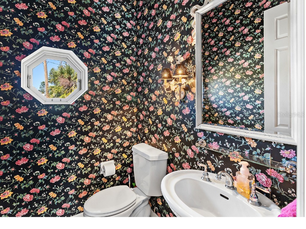 508 Siesta Drive Sarasota FL 34242 A4632039 image34