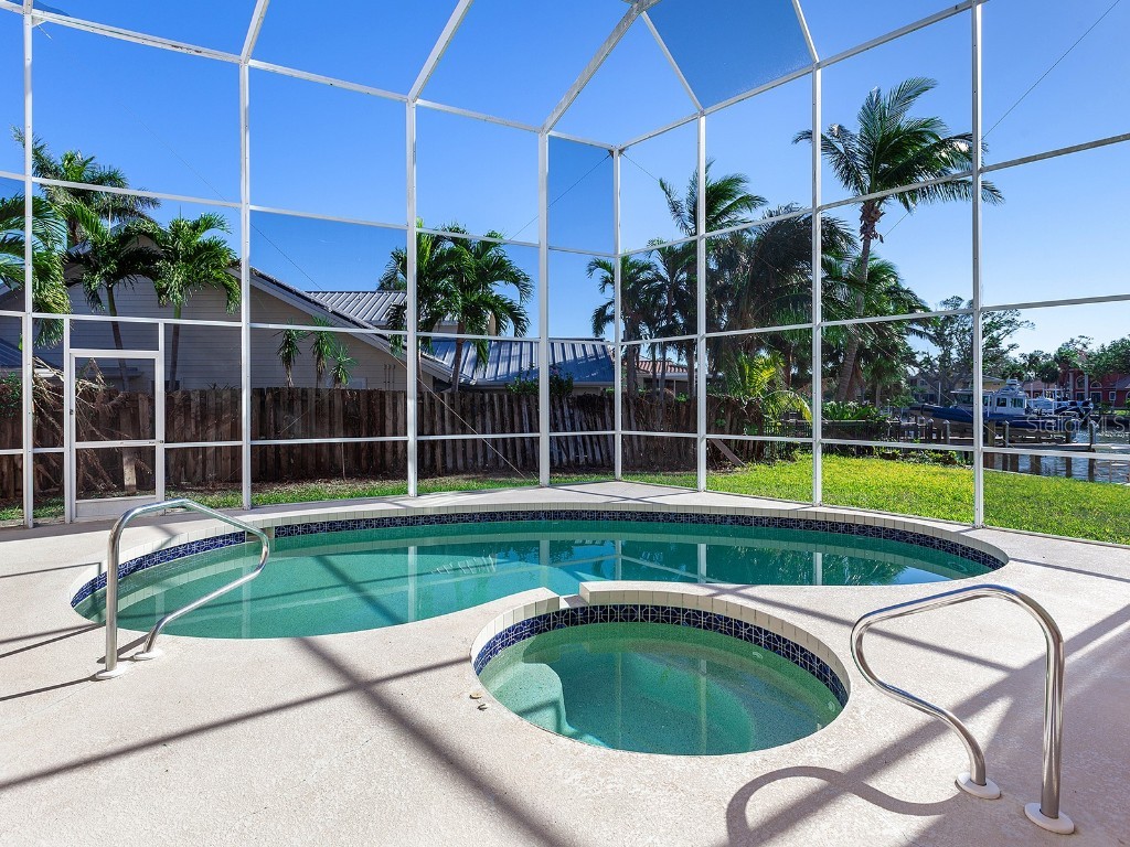 508 Siesta Drive Sarasota FL 34242 A4632039 image6