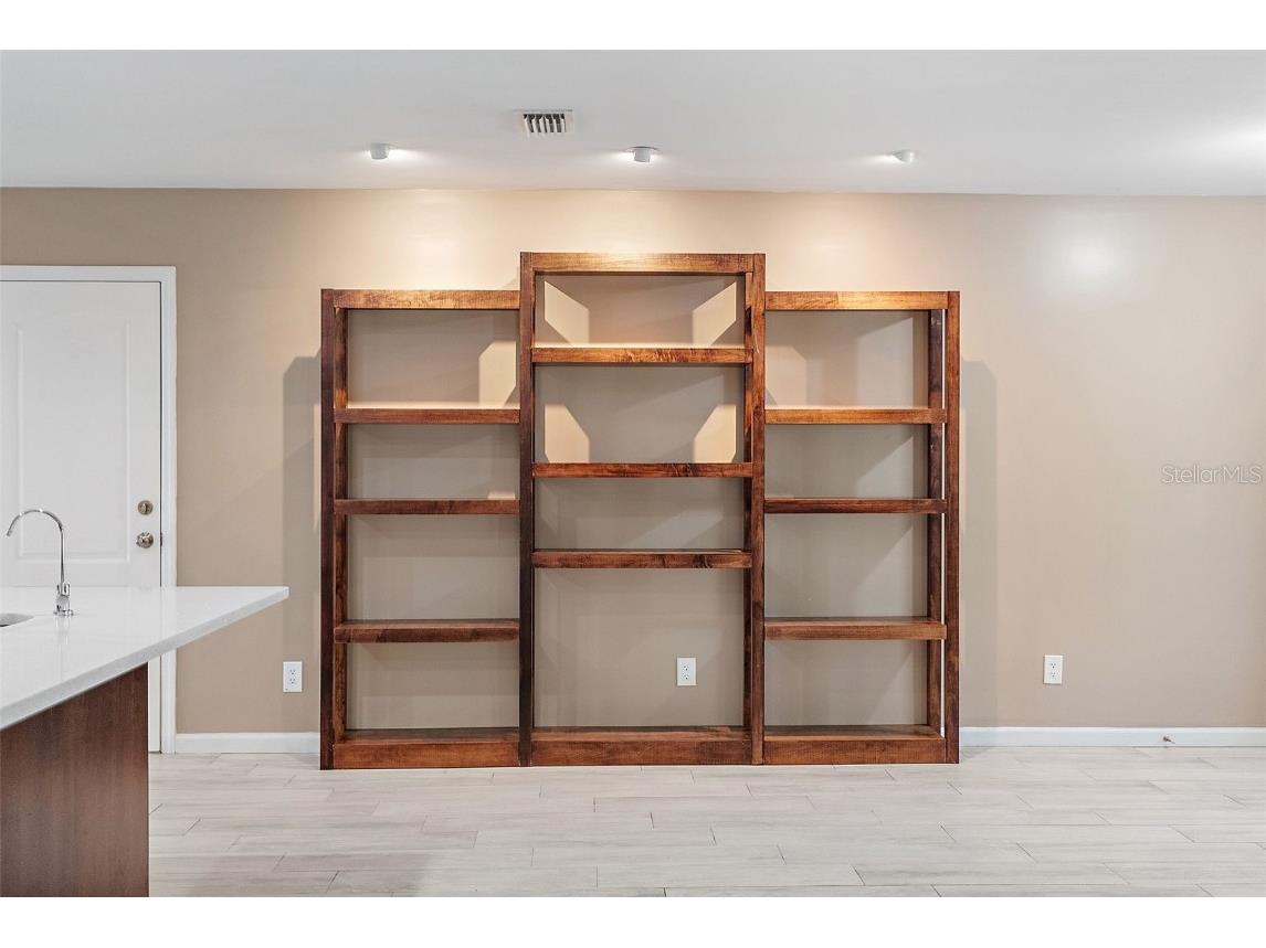 5080 Oaklawn Lane Saint Petersburg FL 33708 TB8450540 image6