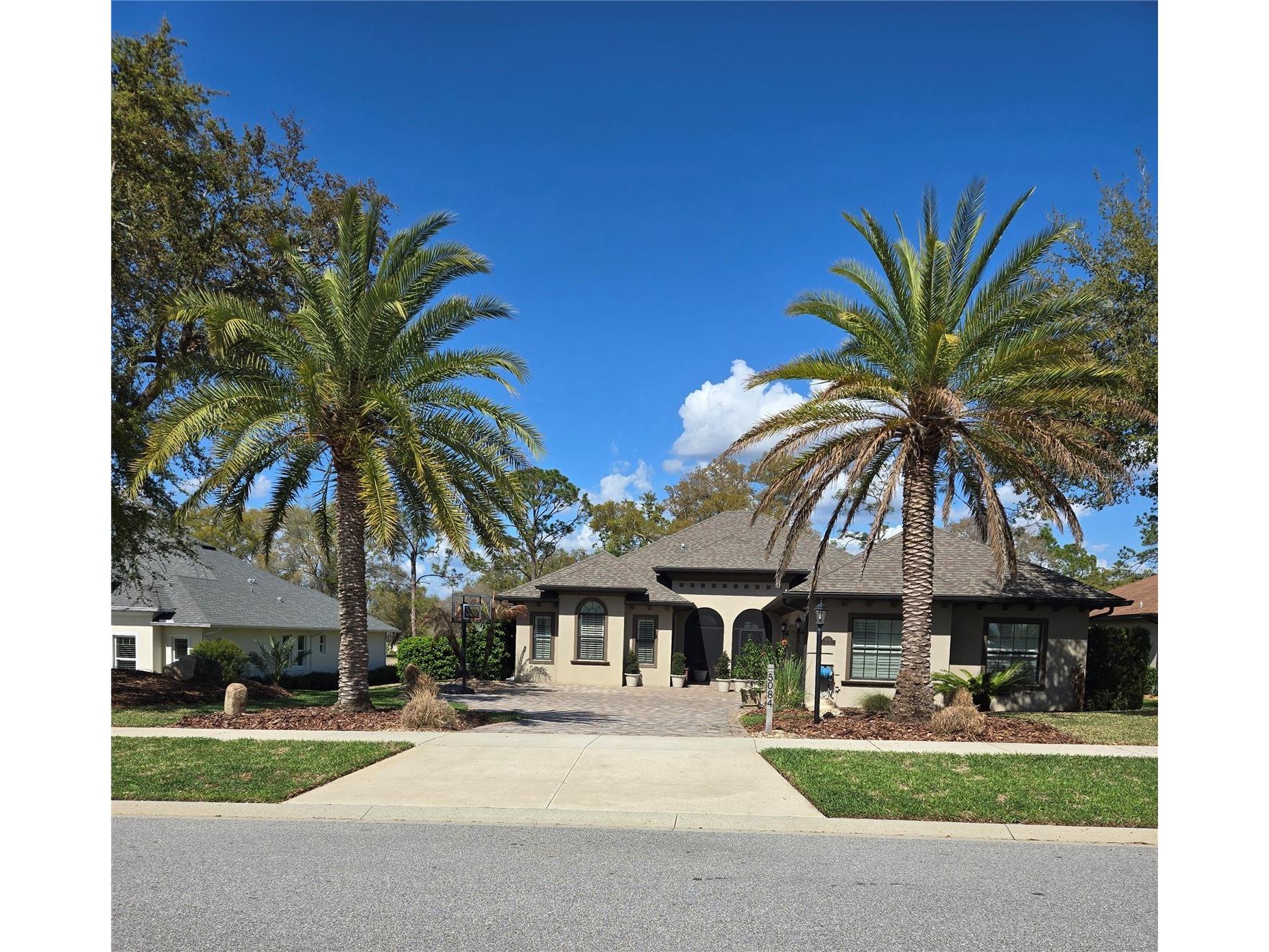 5084 Greens Drive Lady Lake FL 32159 A4691465 image1