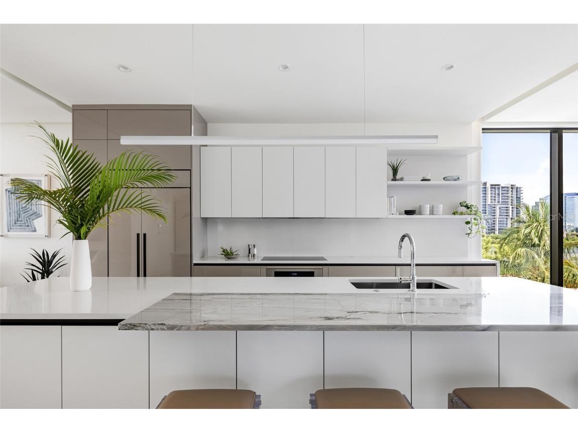 509 Golden Gate Point #2 Sarasota FL 34236 A4598042 image11