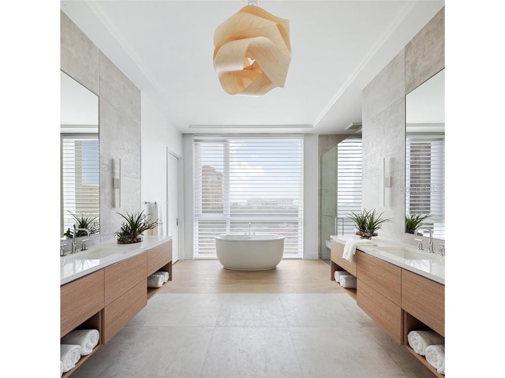 509 Golden Gate Point #2 Sarasota FL 34236 A4598042 image17