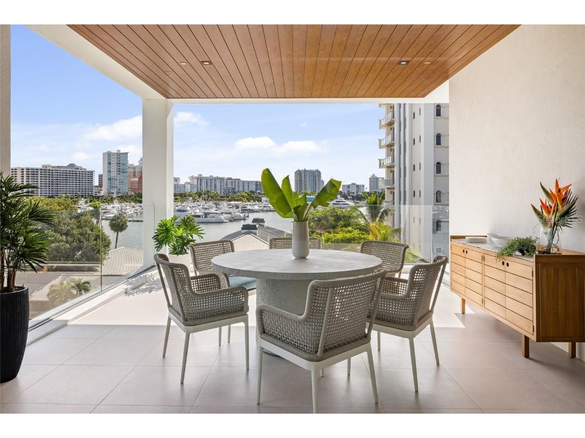 509 Golden Gate Point #2 Sarasota FL 34236 A4598042 image25