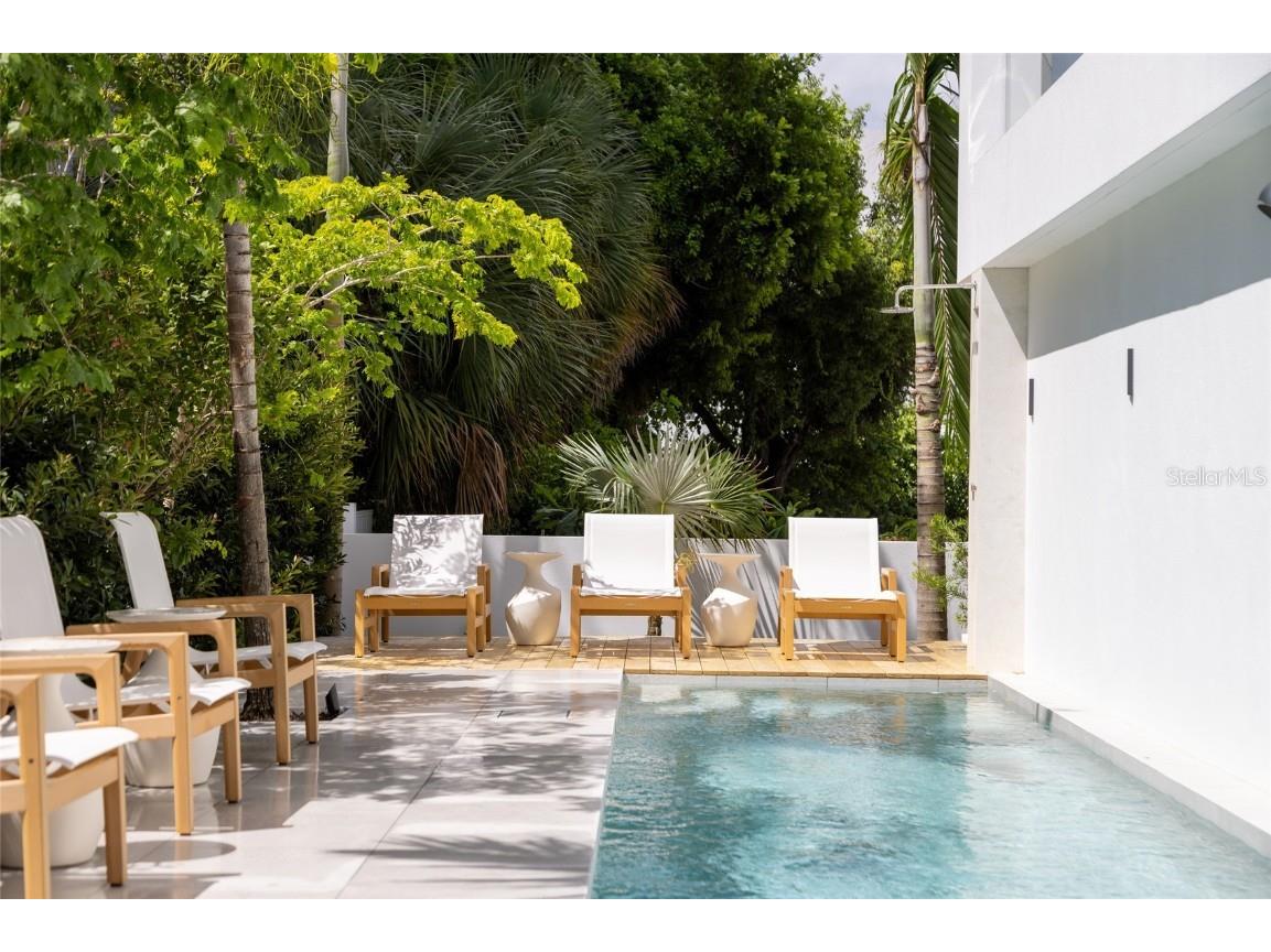 509 Golden Gate Point #2 Sarasota FL 34236 A4598042 image27