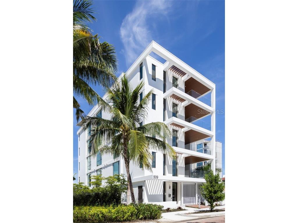 509 Golden Gate Point #2 Sarasota FL 34236 A4598042 image7