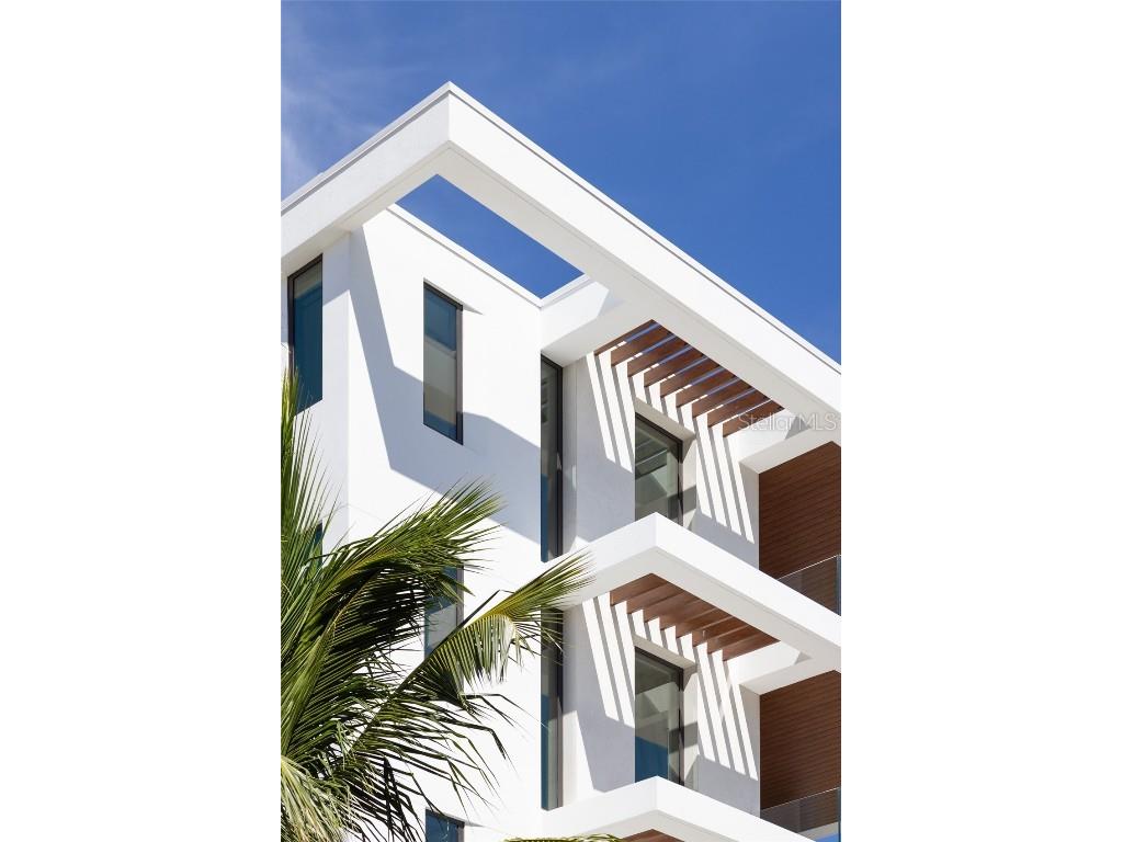 509 Golden Gate Point #2 Sarasota FL 34236 A4598042 image8