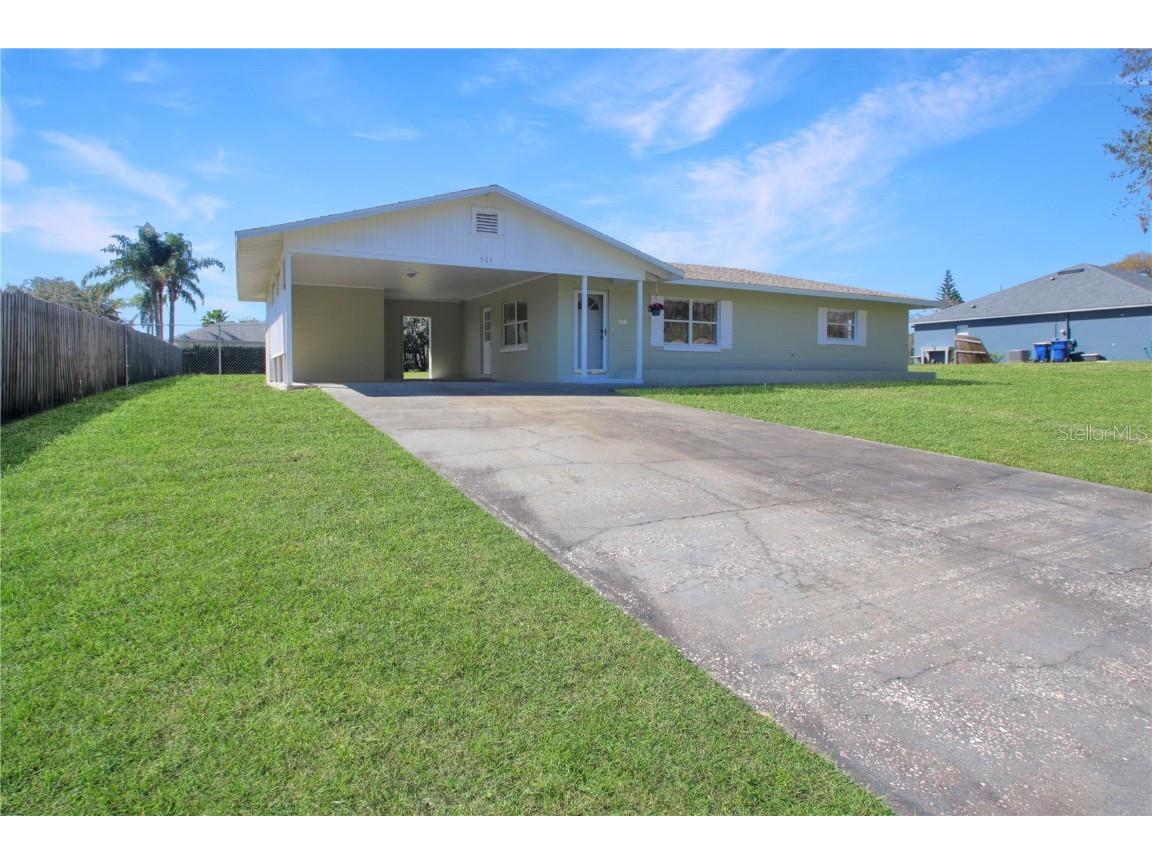 509 N Florida Avenue Howey In The Hills FL 34737 O6180398 image1