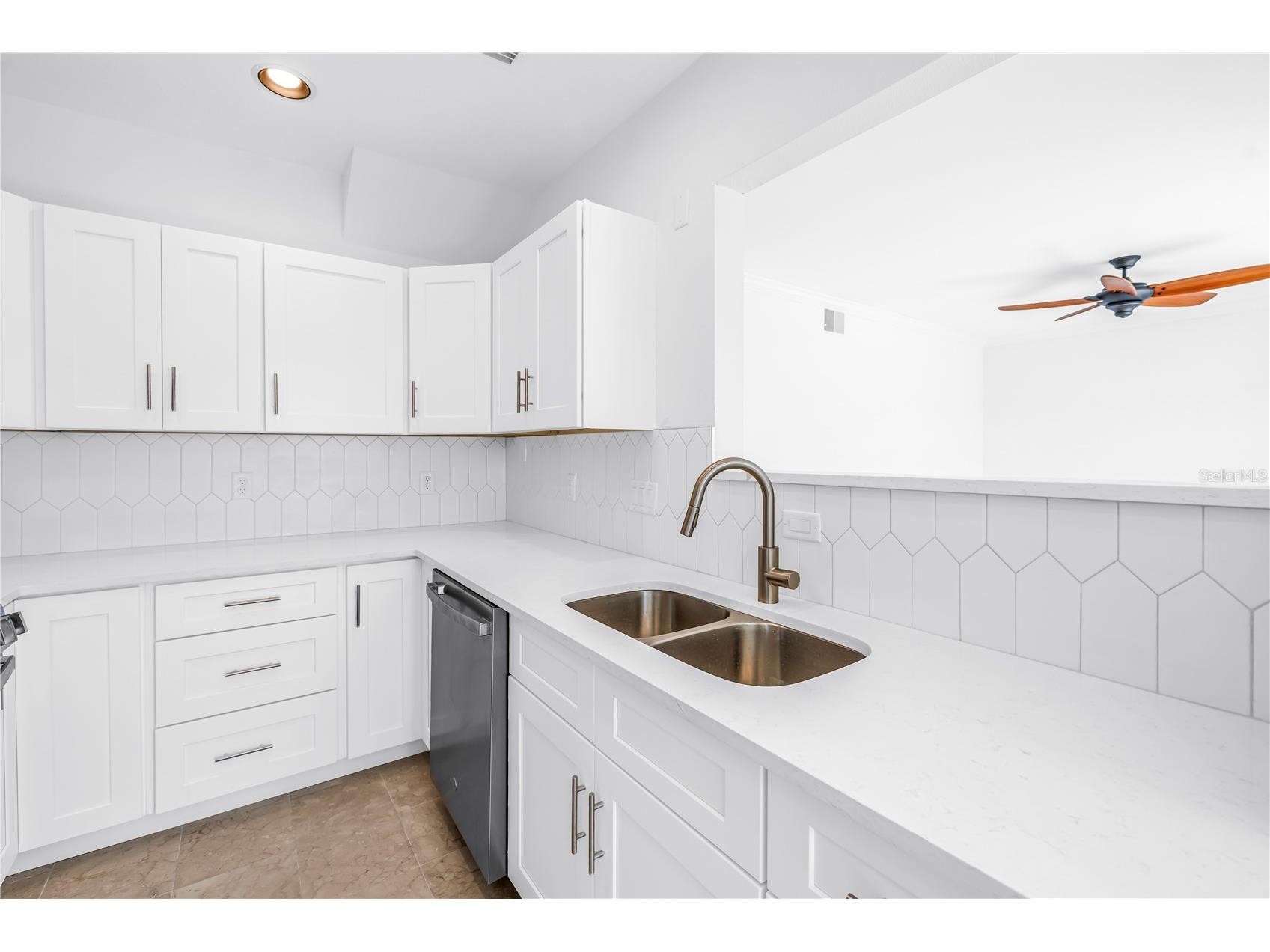 509 Plaza Seville Court #19 Treasure Island FL 33706 TB8484412 image20