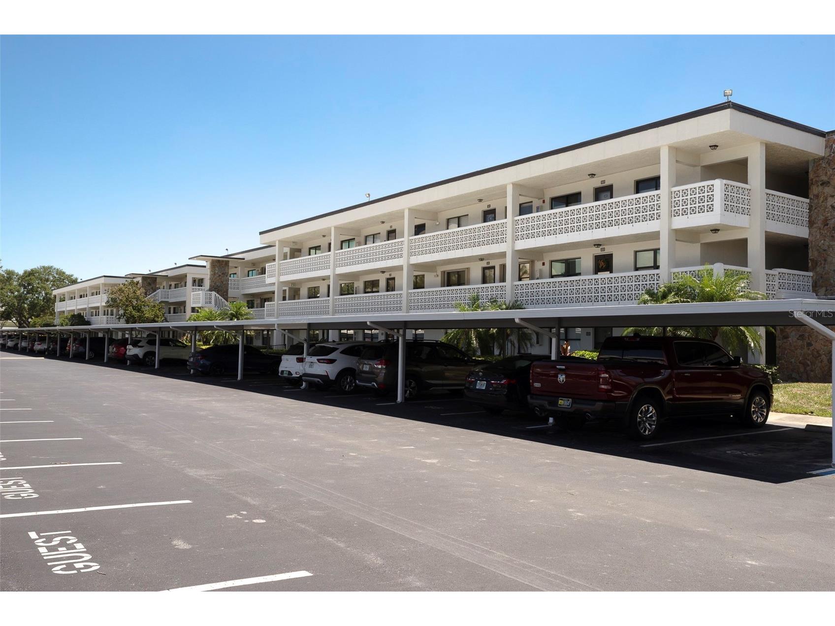 5090 Bay Street NE #121 Saint Petersburg FL 33703 TB8522157 image1
