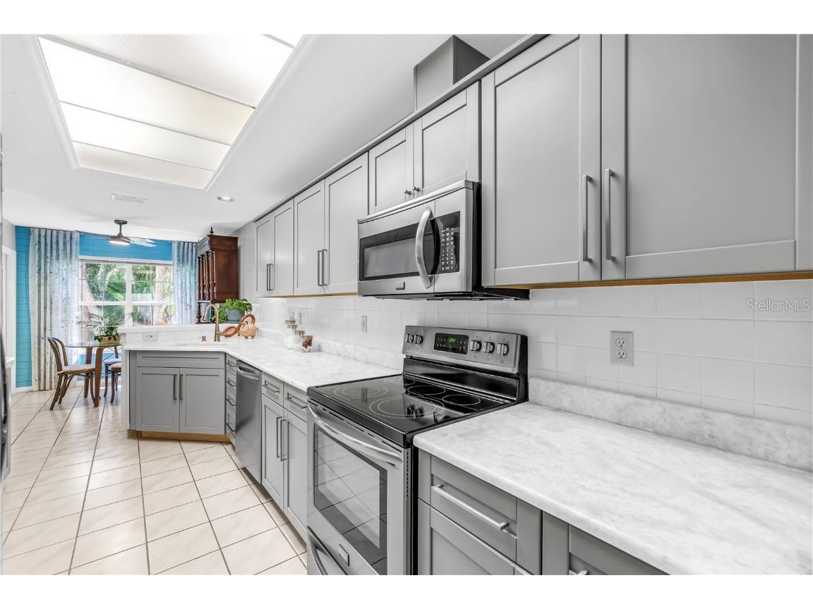 5090 White Pine Circle NE Saint Petersburg FL 33702 TB8396121 image18