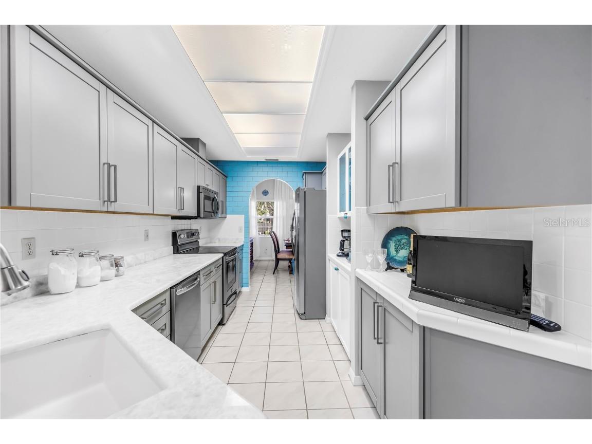 5090 White Pine Circle NE Saint Petersburg FL 33702 TB8396121 image19