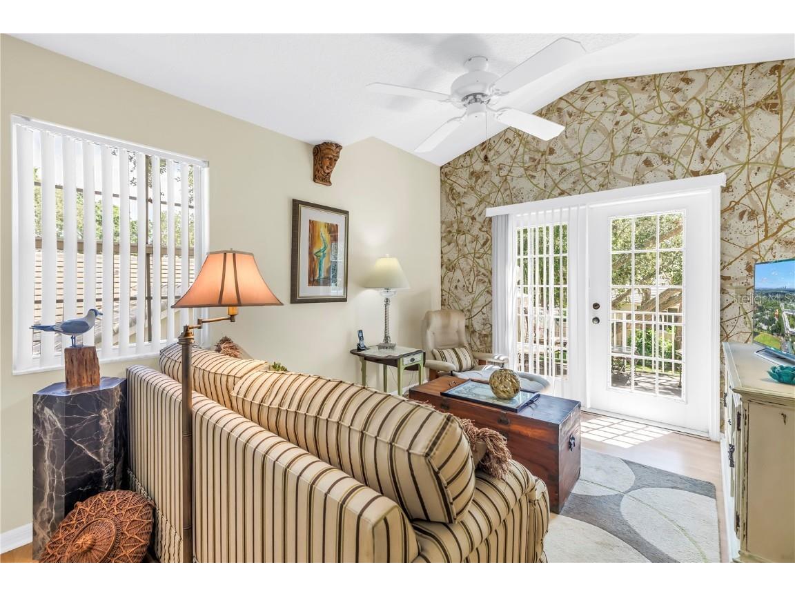 5090 White Pine Circle NE Saint Petersburg FL 33702 TB8396121 image45