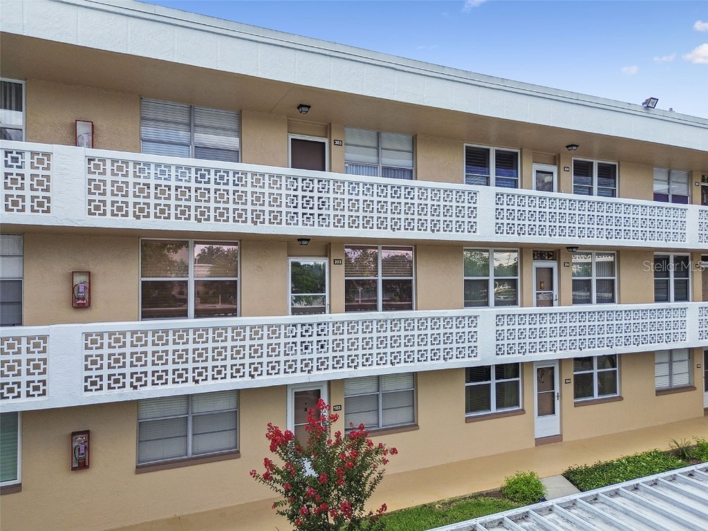 5095 Bay Street NE #103 Saint Petersburg FL 33703 TB8409934 image1