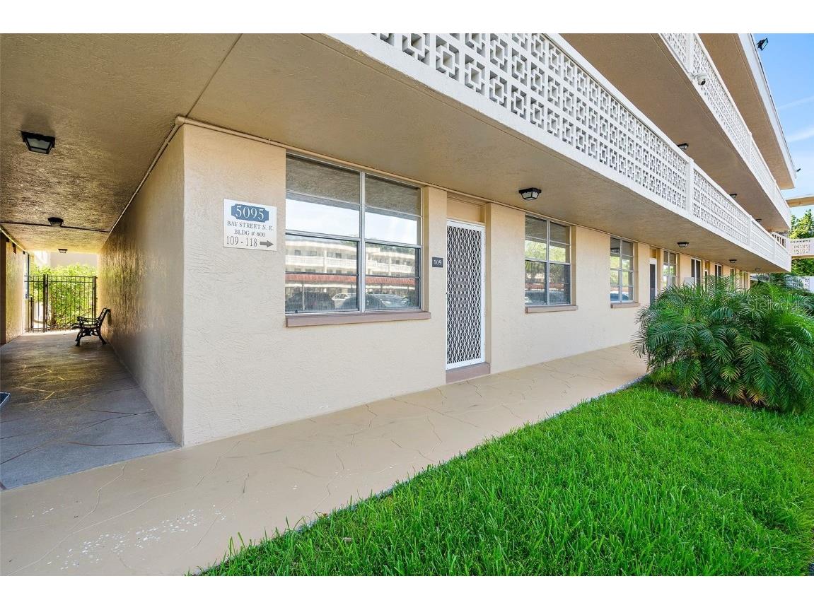 5095 Bay Street NE #109 Saint Petersburg FL 33703 U8235377 image1