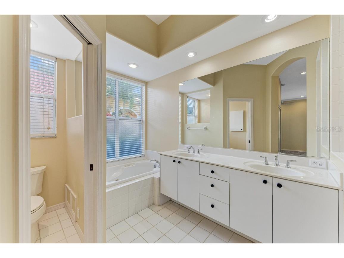 5098 Hanging Moss Lane Sarasota FL 34238 N6141857 image35