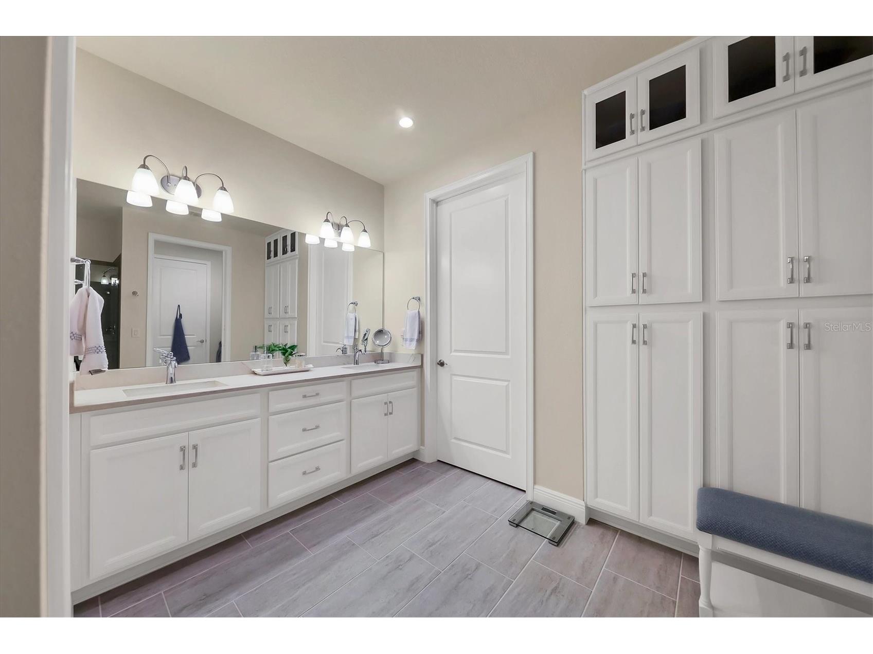 5099 Flag Street Sarasota FL 34232 A4680473 image18