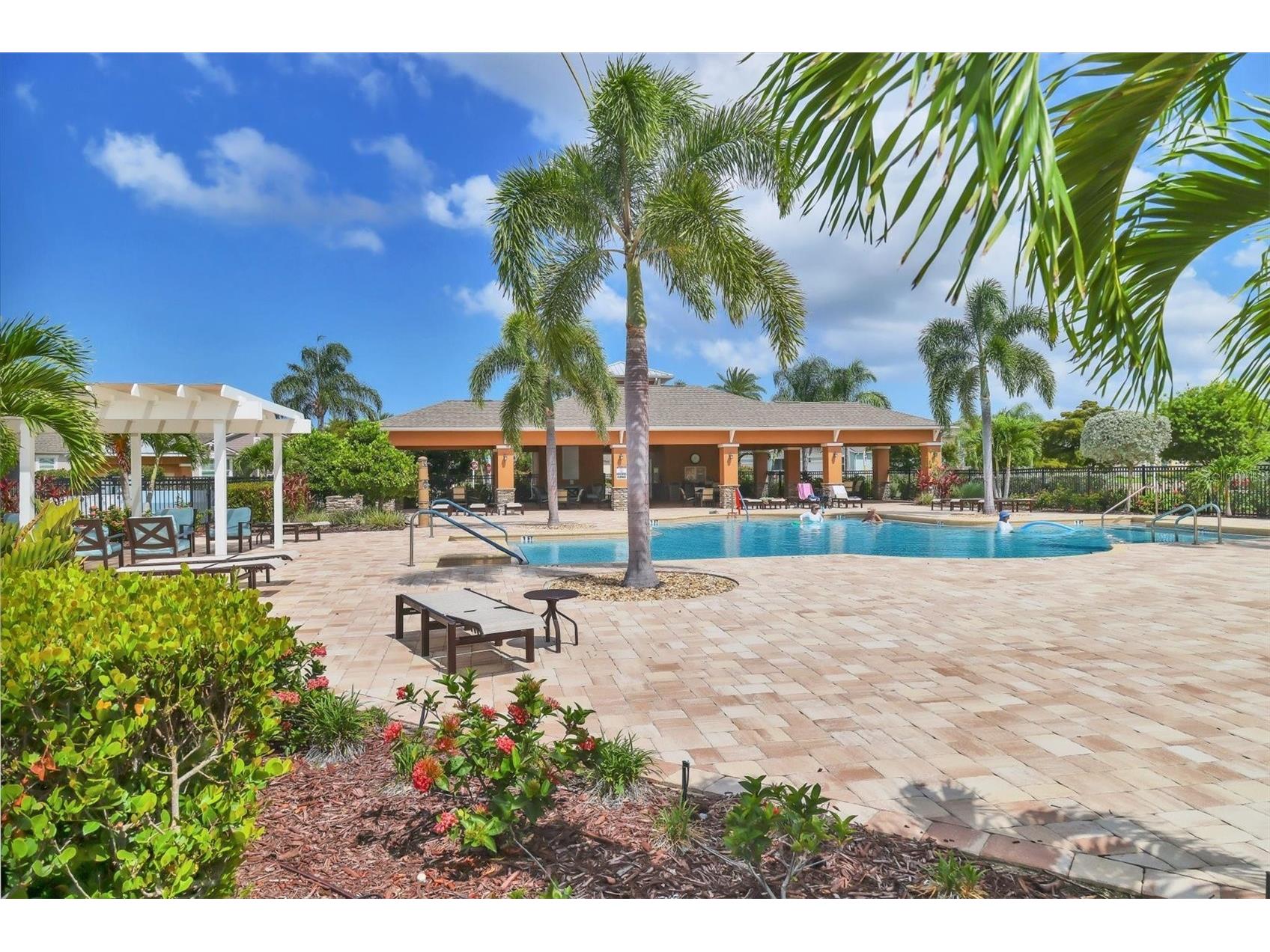 5099 Flag Street Sarasota FL 34232 A4680473 image35