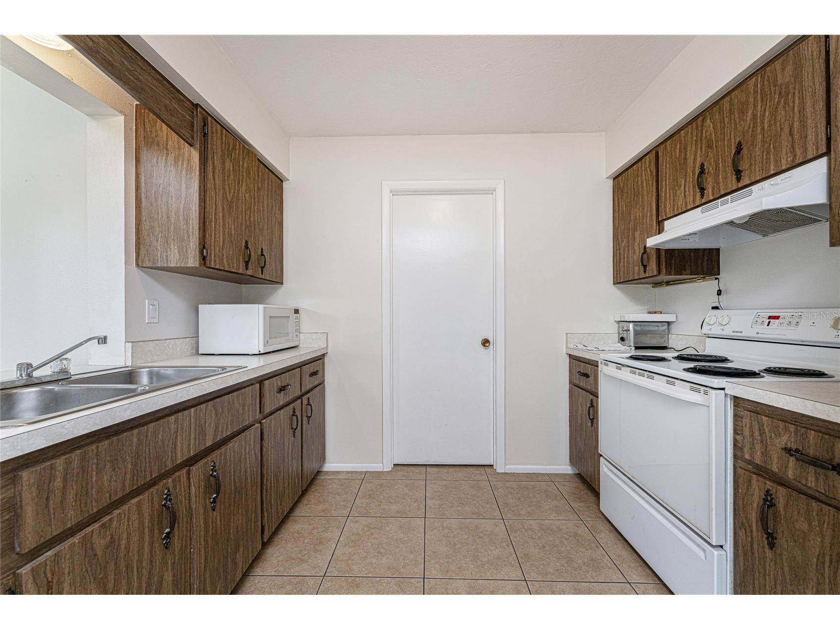 51 Boundary Boulevard #B Rotonda West FL 33947 C7528105 image11