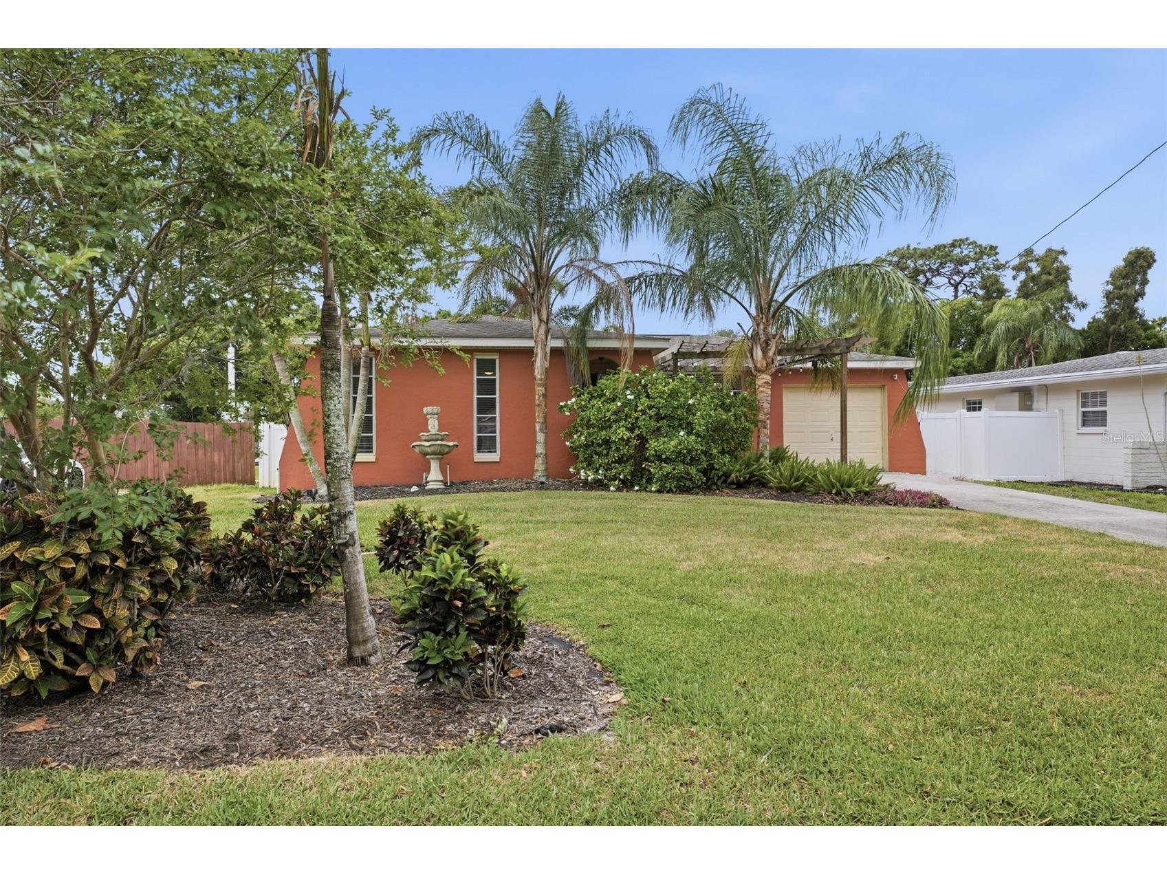 51 Cypress Drive Palm Harbor FL 34684 - LAKE TARPON TB8500235 image3