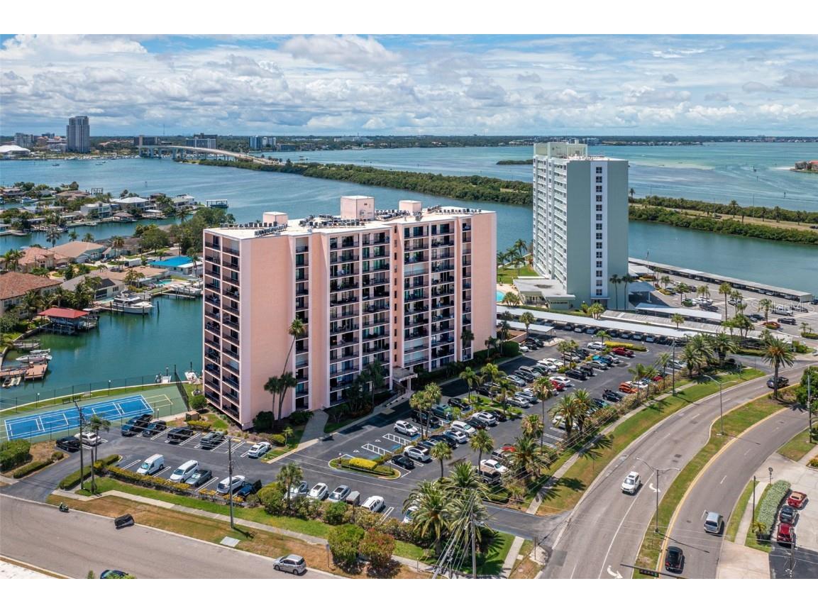 51 Island Way #102 Clearwater Beach FL 33767 U8246601 image1