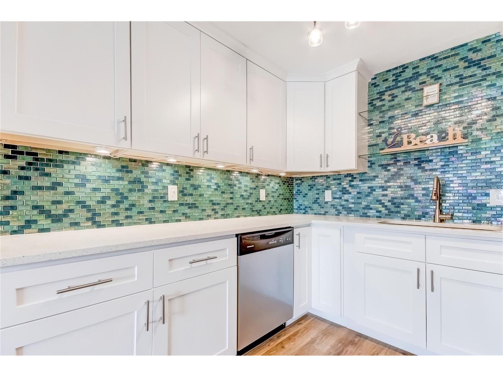 51 Island Way #104 Clearwater Beach FL 33767 - INTRACOASTAL WATERWAY TB8515523 image16