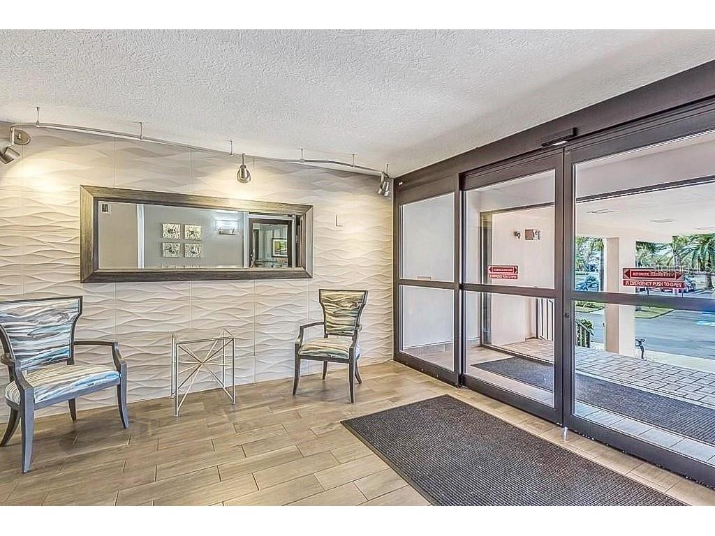 51 Island Way #104 Clearwater Beach FL 33767 - INTRACOASTAL WATERWAY TB8515523 image2